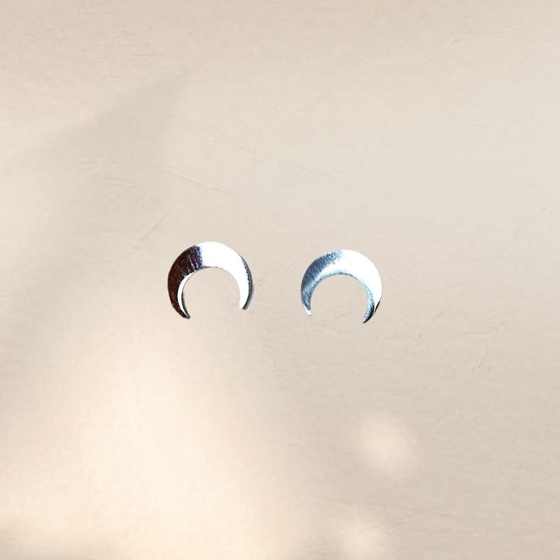 Pendientes mini de acero en color plata para combinar