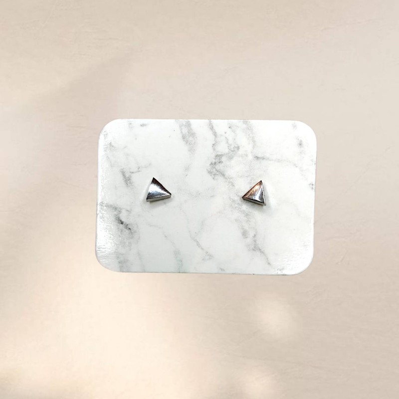 Pendientes mini de acero en color plata para combinar