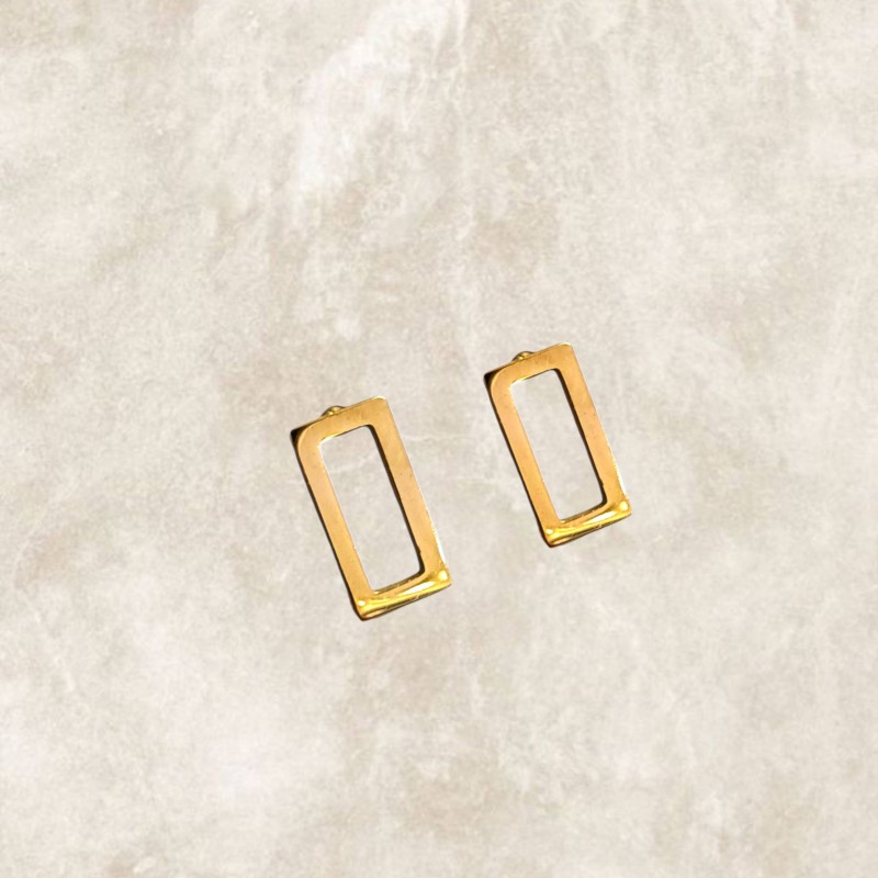 Pendientes mini de acero y baño de oro para combinar