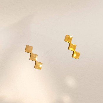 Pendientes mini de acero y baño de oro para combinar